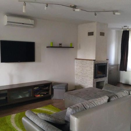 Family Holiday Apartman Nyiregyhaza Exterior photo