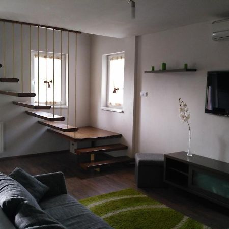Family Holiday Apartman Nyiregyhaza Exterior photo